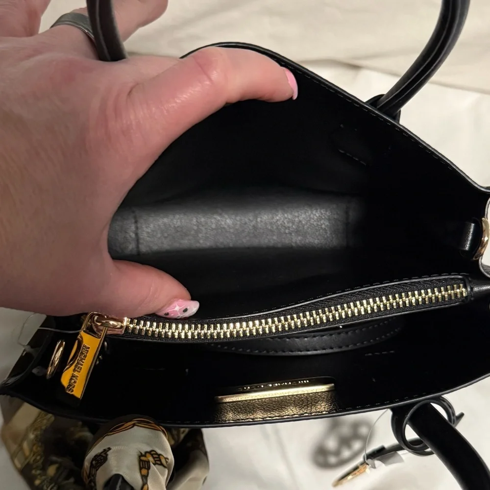 MICHAEL MICHAEL KORS “Mercer” NWT Black leather messenger Bag Full Inclusion!